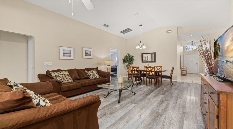 DAVENPORT, Florida 33896, 5 Bedrooms Bedrooms, ,3 BathroomsBathrooms,Residential,For Sale,SCRUB JAY,0,MFRS5150527
