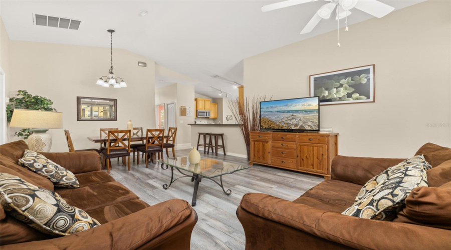 DAVENPORT, Florida 33896, 5 Bedrooms Bedrooms, ,3 BathroomsBathrooms,Residential,For Sale,SCRUB JAY,0,MFRS5150527
