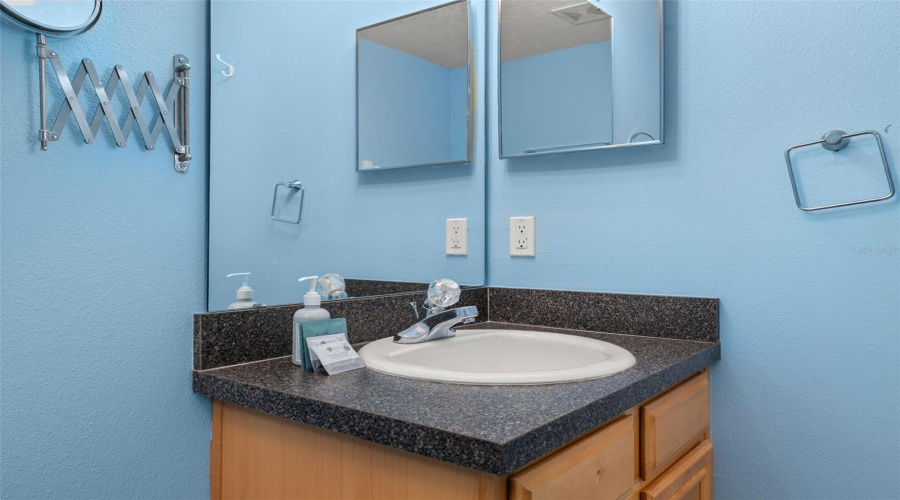DAVENPORT, Florida 33896, 5 Bedrooms Bedrooms, ,3 BathroomsBathrooms,Residential,For Sale,SCRUB JAY,0,MFRS5150527