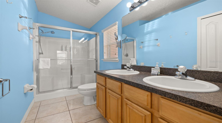 DAVENPORT, Florida 33896, 5 Bedrooms Bedrooms, ,3 BathroomsBathrooms,Residential,For Sale,SCRUB JAY,0,MFRS5150527