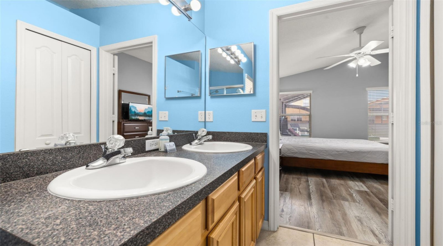 DAVENPORT, Florida 33896, 5 Bedrooms Bedrooms, ,3 BathroomsBathrooms,Residential,For Sale,SCRUB JAY,0,MFRS5150527
