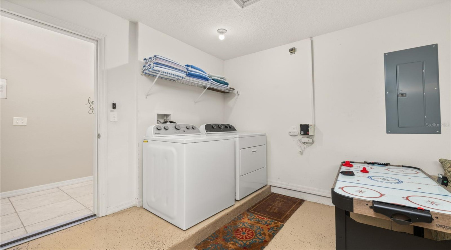 DAVENPORT, Florida 33896, 5 Bedrooms Bedrooms, ,3 BathroomsBathrooms,Residential,For Sale,SCRUB JAY,0,MFRS5150527