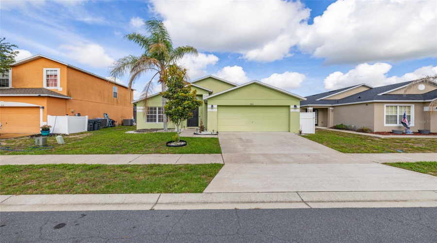 DAVENPORT, Florida 33896, 5 Bedrooms Bedrooms, ,3 BathroomsBathrooms,Residential,For Sale,SCRUB JAY,0,MFRS5150527