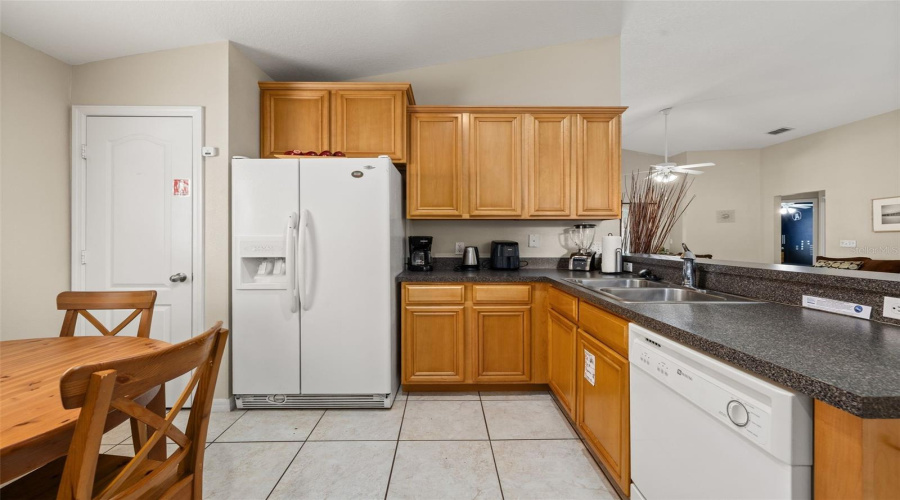 DAVENPORT, Florida 33896, 5 Bedrooms Bedrooms, ,3 BathroomsBathrooms,Residential,For Sale,SCRUB JAY,0,MFRS5150527
