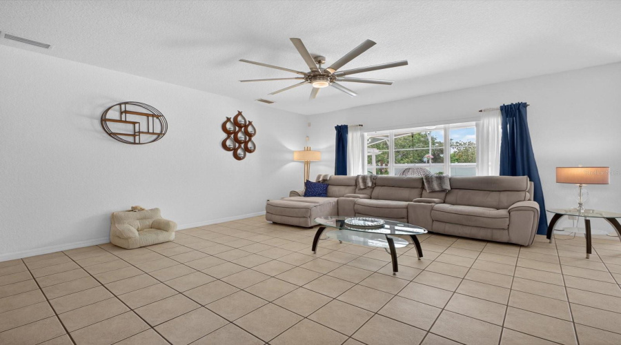 DAVENPORT, Florida 33837, 5 Bedrooms Bedrooms, ,3 BathroomsBathrooms,Residential,For Sale,SAND HILL POINT,0,MFRO6411388