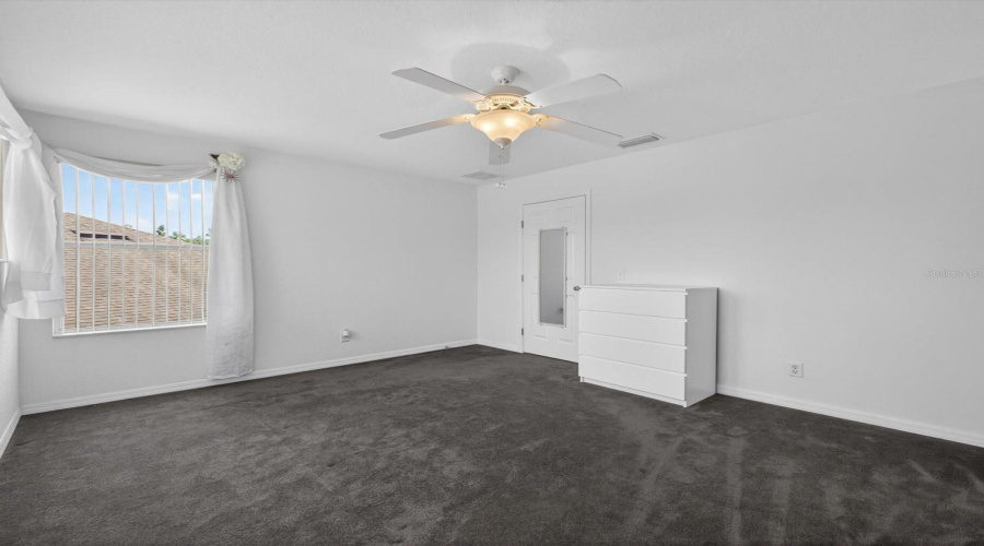 DAVENPORT, Florida 33837, 5 Bedrooms Bedrooms, ,3 BathroomsBathrooms,Residential,For Sale,SAND HILL POINT,0,MFRO6411388