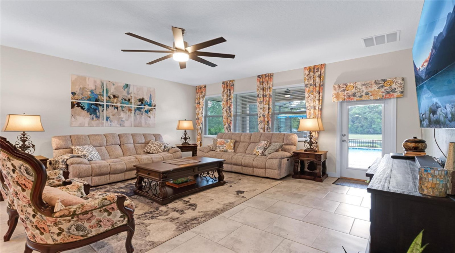 DAVENPORT, Florida 33896, 5 Bedrooms Bedrooms, ,4 BathroomsBathrooms,Residential,For Sale,BLACKWOLF RUN RD,0,MFRS5150917
