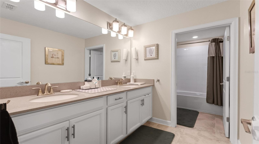 DAVENPORT, Florida 33896, 5 Bedrooms Bedrooms, ,4 BathroomsBathrooms,Residential,For Sale,BLACKWOLF RUN RD,0,MFRS5150917