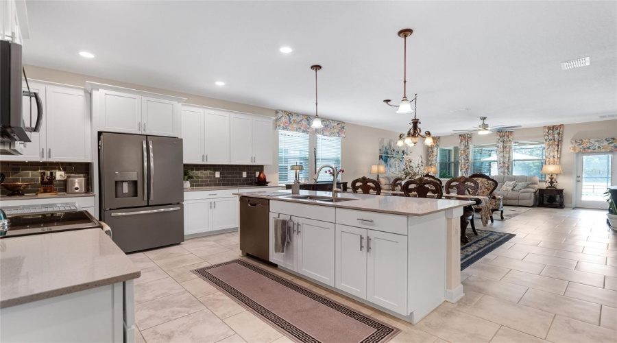 DAVENPORT, Florida 33896, 5 Bedrooms Bedrooms, ,4 BathroomsBathrooms,Residential,For Sale,BLACKWOLF RUN RD,0,MFRS5150917
