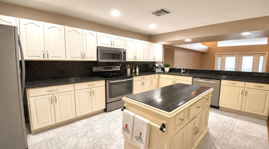 DAVENPORT, Florida 33837, 3 Bedrooms Bedrooms, ,2 BathroomsBathrooms,Residential,For Sale,SIERRA,0,MFRP4938834