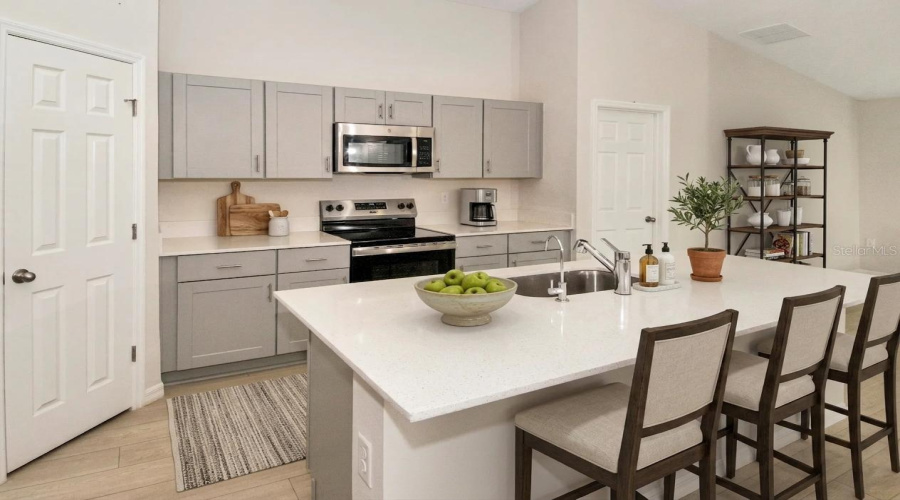 DAVENPORT, Florida 33837, 4 Bedrooms Bedrooms, ,2 BathroomsBathrooms,Residential,For Sale,CANYON OAK,0,MFRS5150404