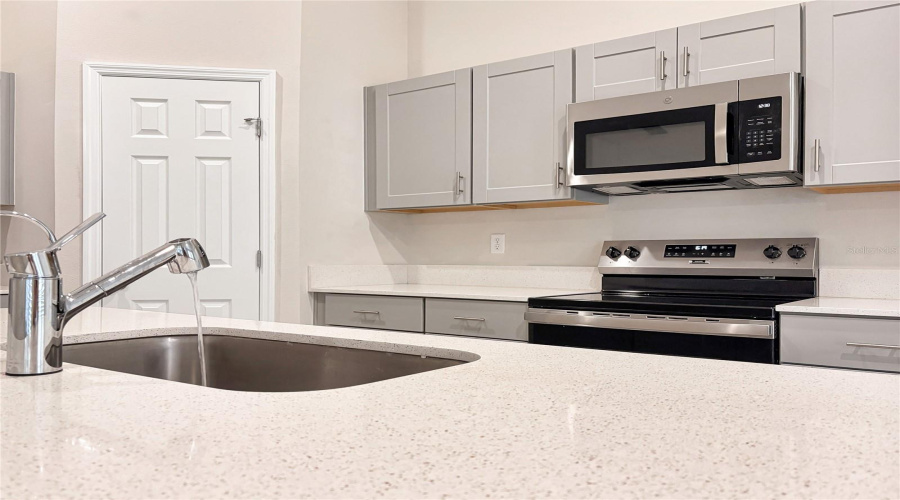 DAVENPORT, Florida 33837, 4 Bedrooms Bedrooms, ,2 BathroomsBathrooms,Residential,For Sale,CANYON OAK,0,MFRS5150404