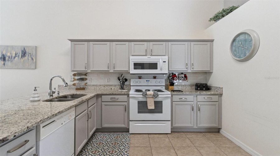 KISSIMMEE, Florida 34746, 4 Bedrooms Bedrooms, ,3 BathroomsBathrooms,Residential,For Sale,MADIERA BEACH,0,MFRS5146755