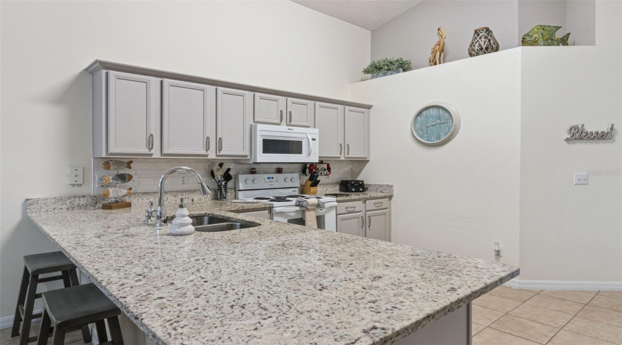 KISSIMMEE, Florida 34746, 4 Bedrooms Bedrooms, ,3 BathroomsBathrooms,Residential,For Sale,MADIERA BEACH,0,MFRS5146755