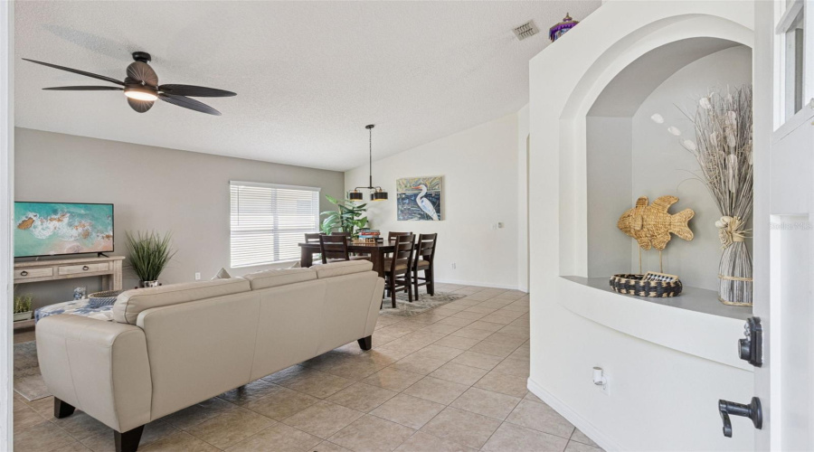 KISSIMMEE, Florida 34746, 4 Bedrooms Bedrooms, ,3 BathroomsBathrooms,Residential,For Sale,MADIERA BEACH,0,MFRS5146755