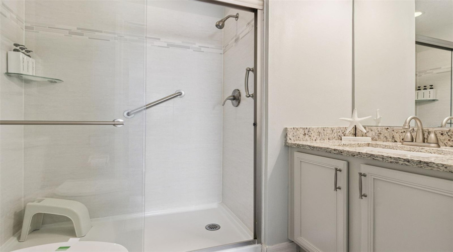 KISSIMMEE, Florida 34746, 4 Bedrooms Bedrooms, ,3 BathroomsBathrooms,Residential,For Sale,MADIERA BEACH,0,MFRS5146755