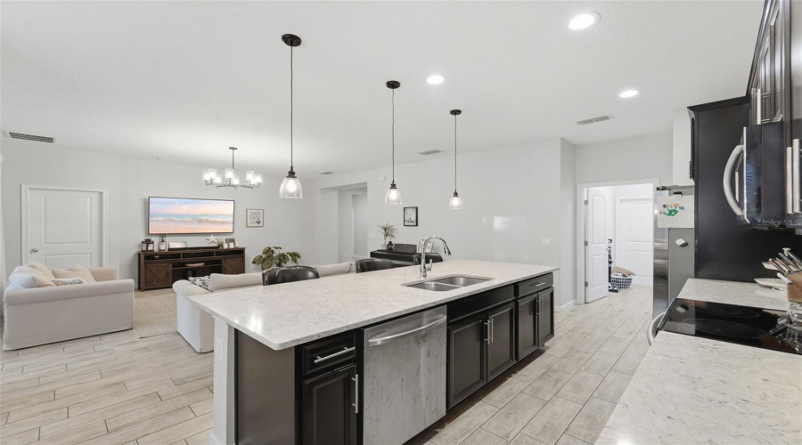 DAVENPORT, Florida 33837, 3 Bedrooms Bedrooms, ,2 BathroomsBathrooms,Residential,For Sale,HENDON,0,MFRO6412360