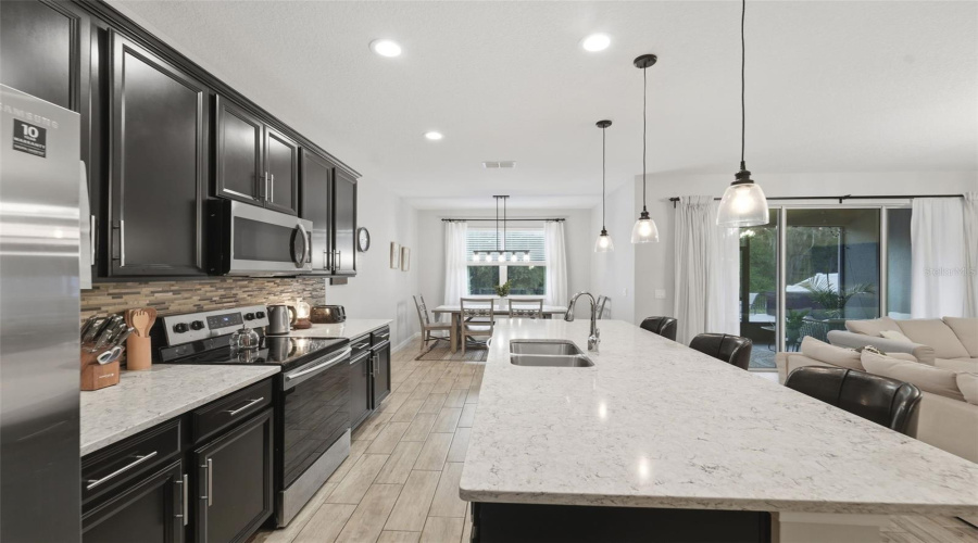DAVENPORT, Florida 33837, 3 Bedrooms Bedrooms, ,2 BathroomsBathrooms,Residential,For Sale,HENDON,0,MFRO6412360