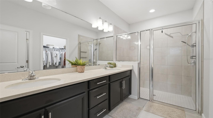 DAVENPORT, Florida 33837, 3 Bedrooms Bedrooms, ,2 BathroomsBathrooms,Residential,For Sale,HENDON,0,MFRO6412360