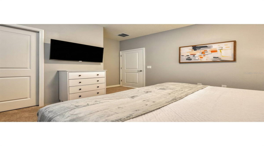 DAVENPORT, Florida 33897, 5 Bedrooms Bedrooms, ,4 BathroomsBathrooms,Residential,For Sale,PARADISE,0,MFRO6410922