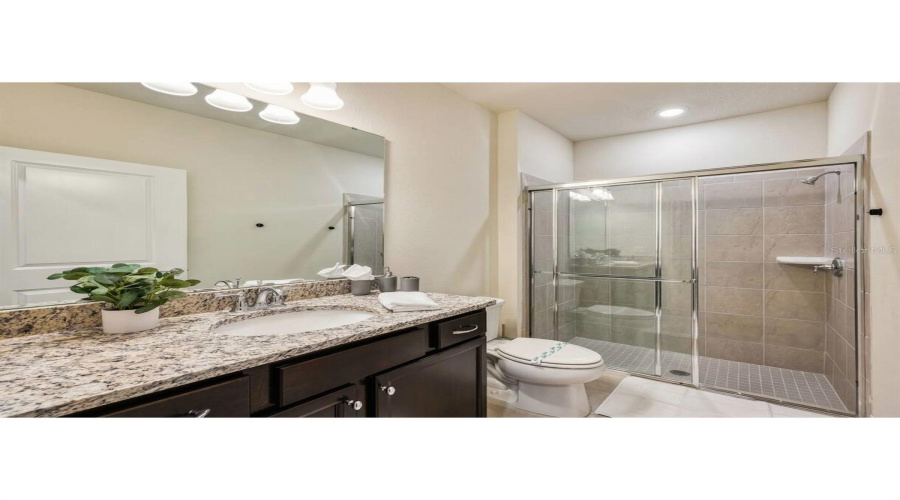 DAVENPORT, Florida 33897, 5 Bedrooms Bedrooms, ,4 BathroomsBathrooms,Residential,For Sale,PARADISE,0,MFRO6410922