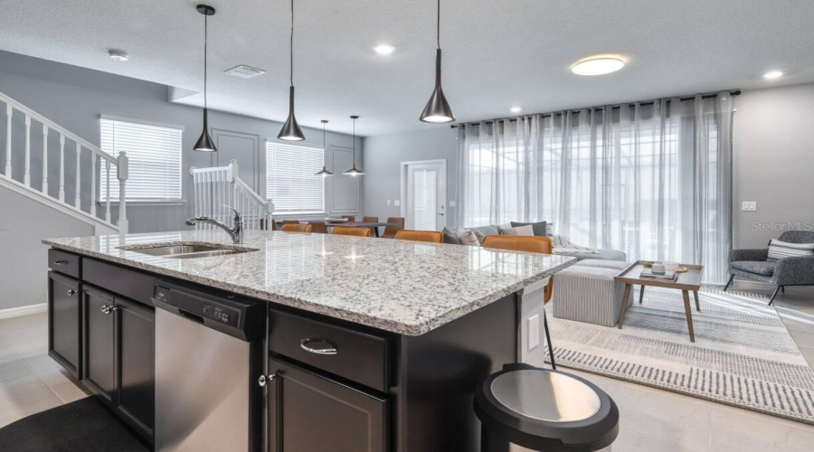 DAVENPORT, Florida 33897, 5 Bedrooms Bedrooms, ,4 BathroomsBathrooms,Residential,For Sale,PARADISE,0,MFRO6410922