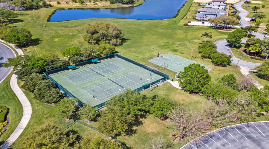 KISSIMMEE, Florida 34746, 4 Bedrooms Bedrooms, ,2 BathroomsBathrooms,Residential,For Sale,CARRICK BEND,0,MFRO6412400