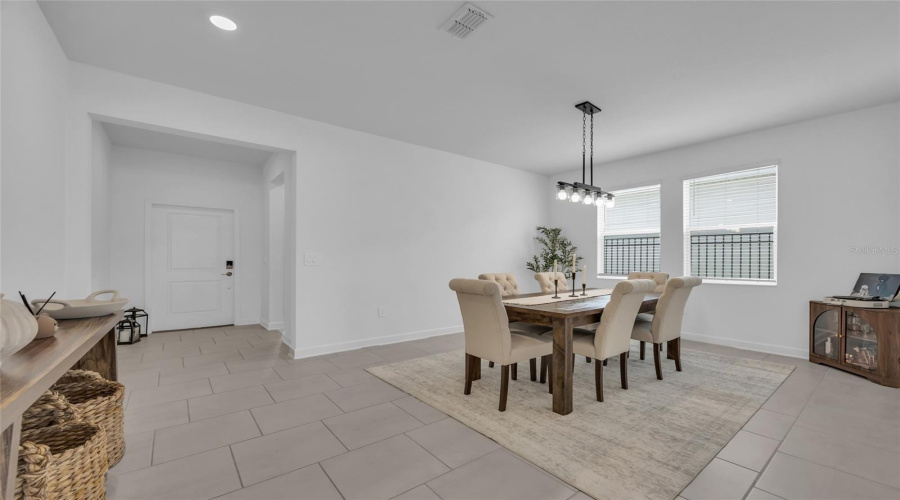 DAVENPORT, Florida 33837, 5 Bedrooms Bedrooms, ,3 BathroomsBathrooms,Residential,For Sale,HILLINGDAM,0,MFRS5149945