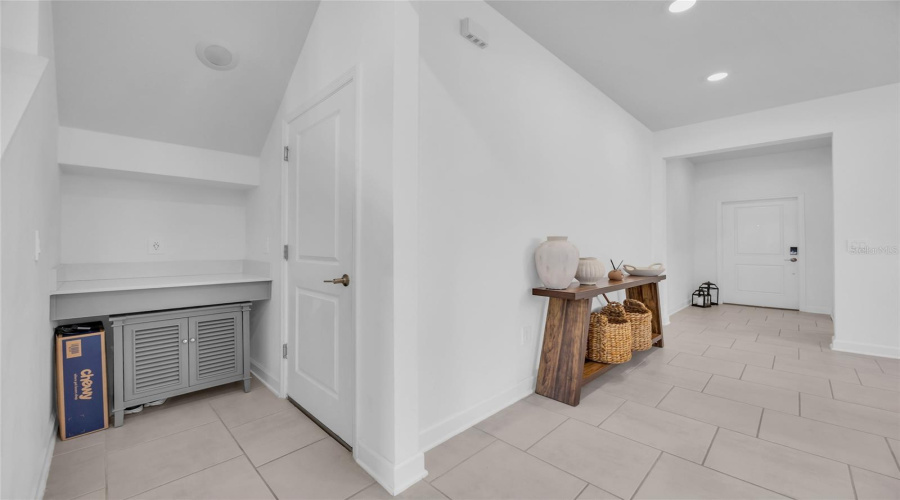 DAVENPORT, Florida 33837, 5 Bedrooms Bedrooms, ,3 BathroomsBathrooms,Residential,For Sale,HILLINGDAM,0,MFRS5149945