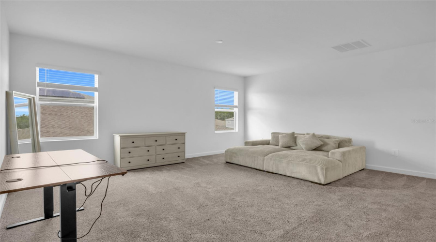 DAVENPORT, Florida 33837, 5 Bedrooms Bedrooms, ,3 BathroomsBathrooms,Residential,For Sale,HILLINGDAM,0,MFRS5149945