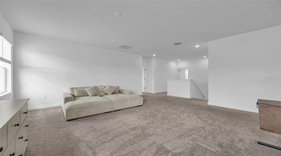 DAVENPORT, Florida 33837, 5 Bedrooms Bedrooms, ,3 BathroomsBathrooms,Residential,For Sale,HILLINGDAM,0,MFRS5149945