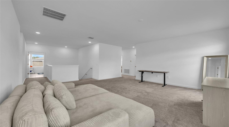 DAVENPORT, Florida 33837, 5 Bedrooms Bedrooms, ,3 BathroomsBathrooms,Residential,For Sale,HILLINGDAM,0,MFRS5149945