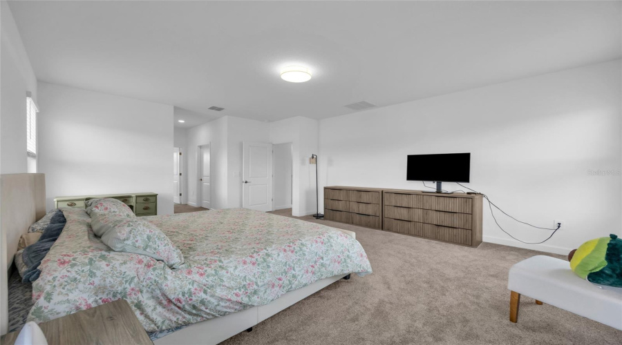 DAVENPORT, Florida 33837, 5 Bedrooms Bedrooms, ,3 BathroomsBathrooms,Residential,For Sale,HILLINGDAM,0,MFRS5149945