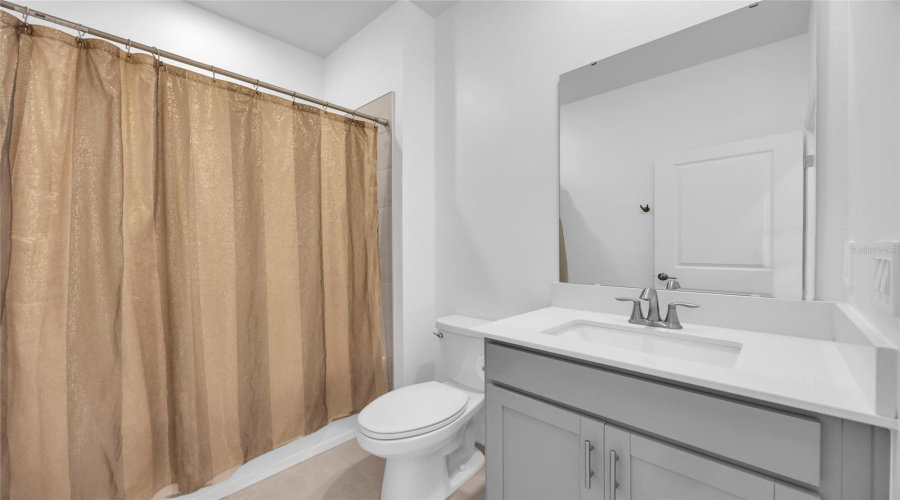 DAVENPORT, Florida 33837, 5 Bedrooms Bedrooms, ,3 BathroomsBathrooms,Residential,For Sale,HILLINGDAM,0,MFRS5149945