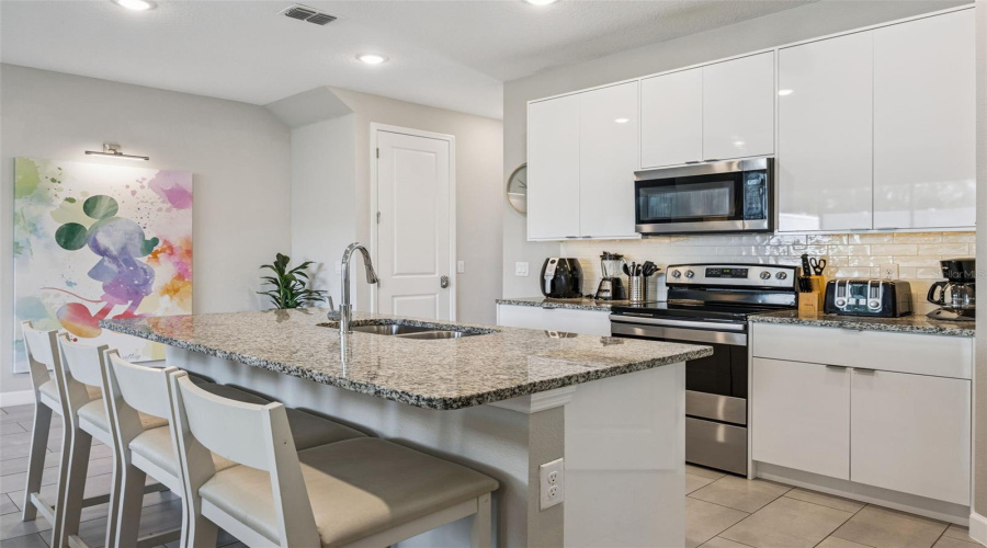 KISSIMMEE, Florida 34747, 4 Bedrooms Bedrooms, ,4 BathroomsBathrooms,Residential,For Sale,FORMOSA VALLEY,0,MFRO6397667