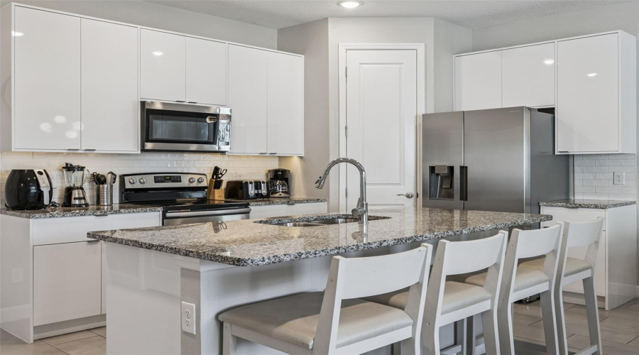 KISSIMMEE, Florida 34747, 4 Bedrooms Bedrooms, ,4 BathroomsBathrooms,Residential,For Sale,FORMOSA VALLEY,0,MFRO6397667