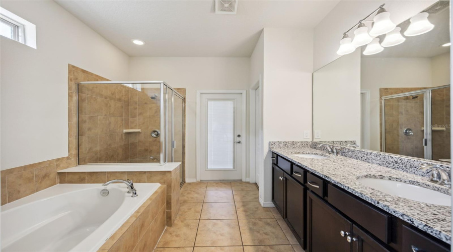 KISSIMMEE, Florida 34747, 8 Bedrooms Bedrooms, ,6 BathroomsBathrooms,Residential,For Sale,QIN,0,MFRO6405993