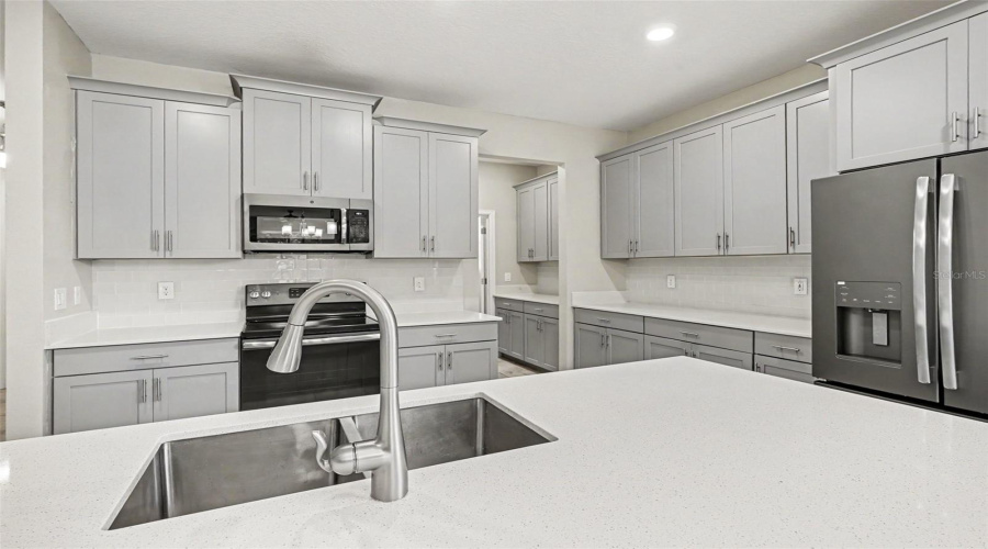 DAVENPORT, Florida 33837, 4 Bedrooms Bedrooms, ,2 BathroomsBathrooms,Residential,For Sale,BRUNSWICK,0,MFRO6411844