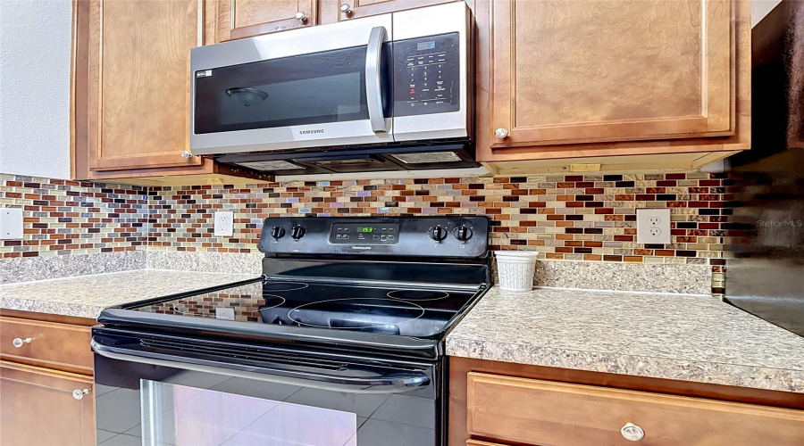 DAVENPORT, Florida 33837, 3 Bedrooms Bedrooms, ,2 BathroomsBathrooms,Residential,For Sale,NOVA,0,MFRC7526823