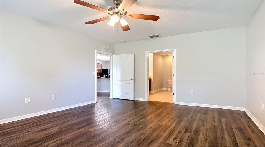 DAVENPORT, Florida 33837, 3 Bedrooms Bedrooms, ,2 BathroomsBathrooms,Residential,For Sale,NOVA,0,MFRC7526823