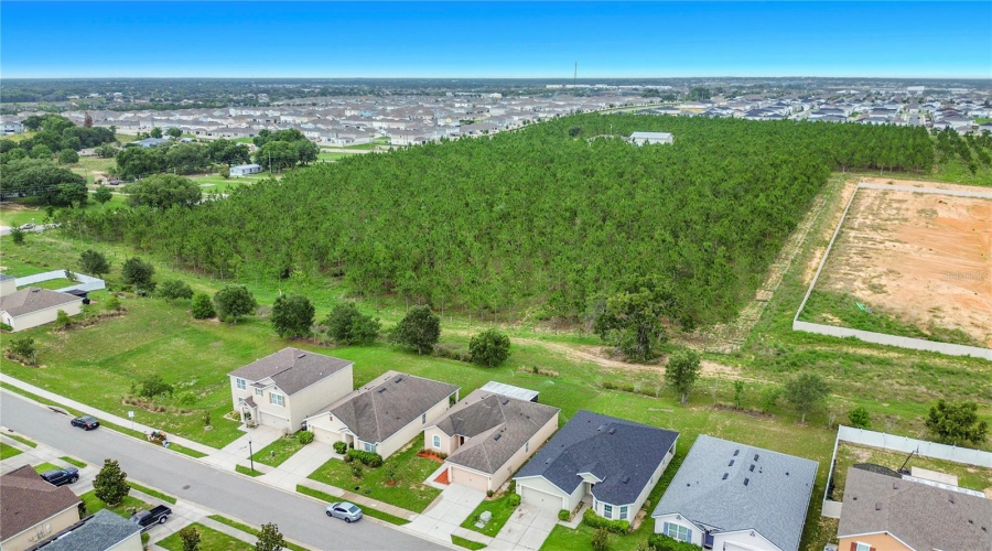 DAVENPORT, Florida 33837, 3 Bedrooms Bedrooms, ,2 BathroomsBathrooms,Residential,For Sale,NOVA,0,MFRC7526823