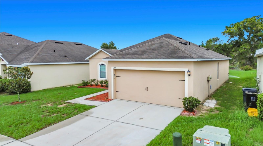 DAVENPORT, Florida 33837, 3 Bedrooms Bedrooms, ,2 BathroomsBathrooms,Residential,For Sale,NOVA,0,MFRC7526823