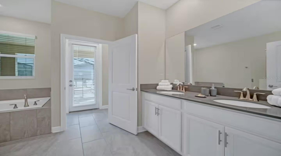 KISSIMMEE, Florida 34746, 9 Bedrooms Bedrooms, ,5 BathroomsBathrooms,Residential,For Sale,BOOKMARK,0,MFRO6411133