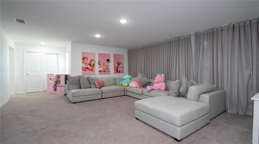 DAVENPORT, Florida 33897, 5 Bedrooms Bedrooms, ,3 BathroomsBathrooms,Residential,For Sale,TUSCANY,0,MFRO6412053
