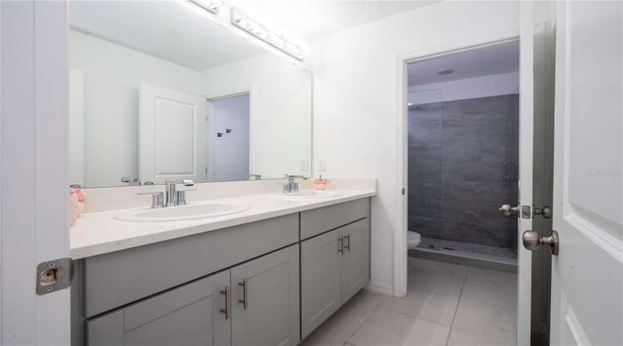 DAVENPORT, Florida 33897, 5 Bedrooms Bedrooms, ,3 BathroomsBathrooms,Residential,For Sale,TUSCANY,0,MFRO6412053