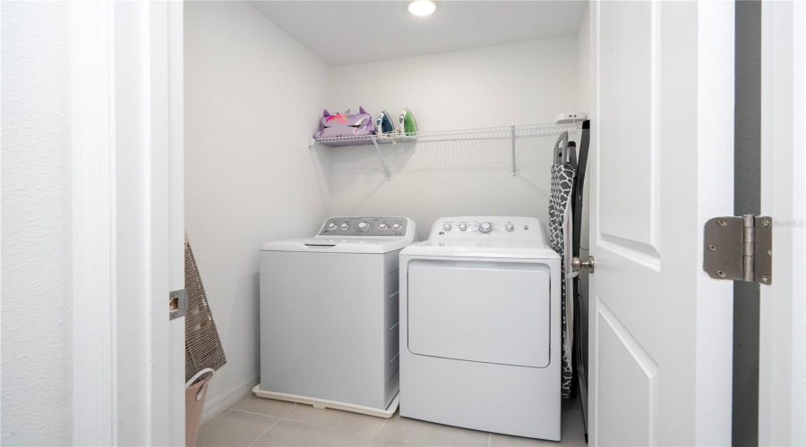 DAVENPORT, Florida 33897, 5 Bedrooms Bedrooms, ,3 BathroomsBathrooms,Residential,For Sale,TUSCANY,0,MFRO6412053