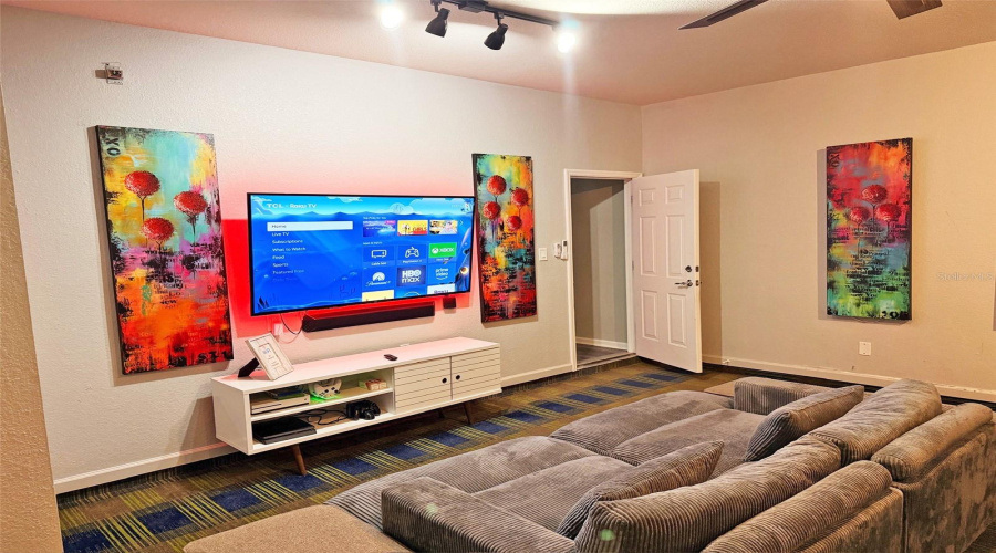 Play Xbox And PS 4
