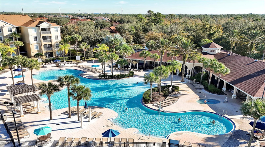 Huge Lagoon Pool