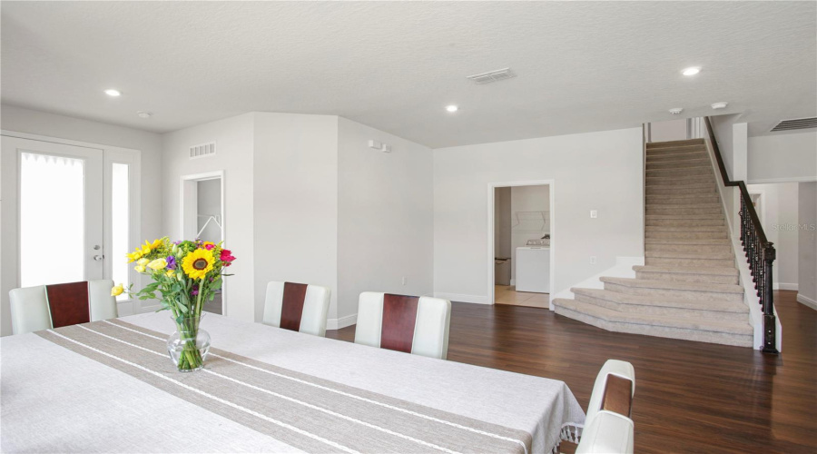 Foyer/Formal Dining