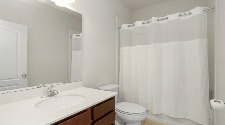 Private Bathroom in 2nd bedroom